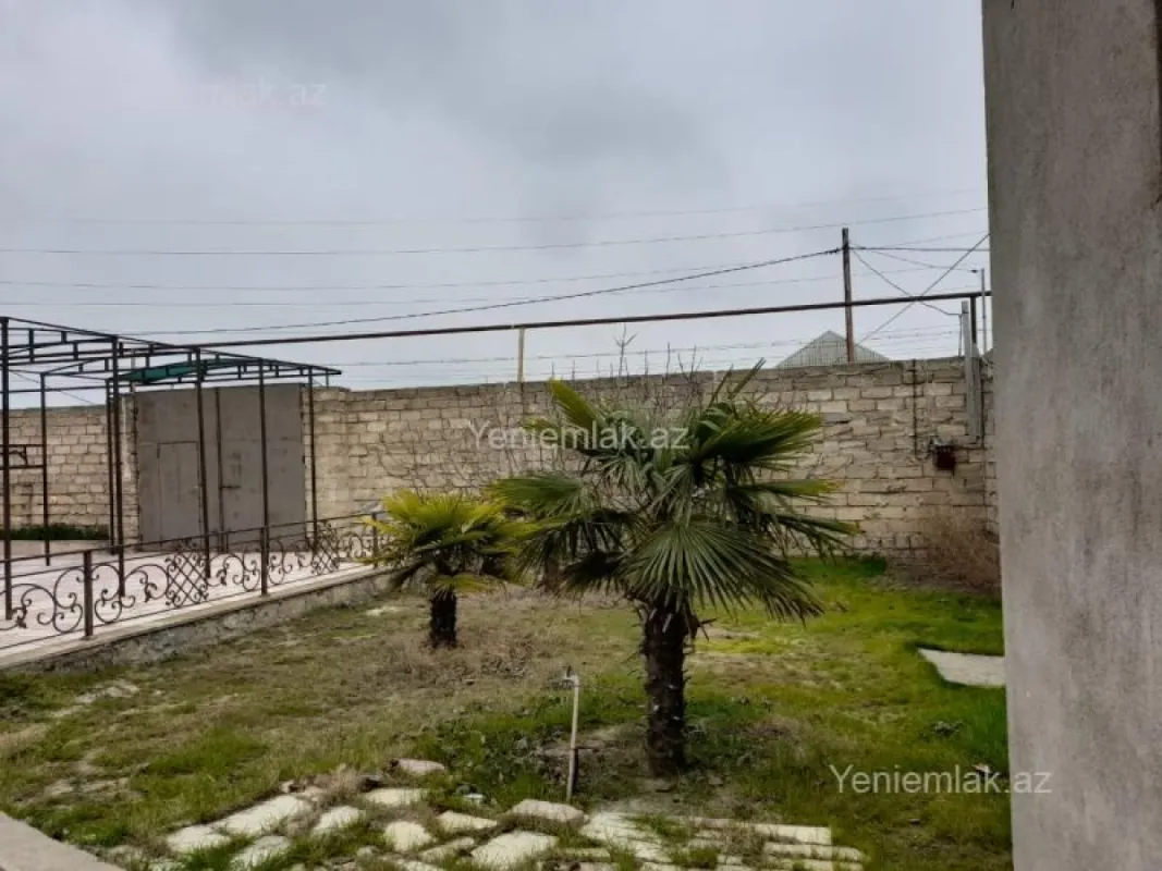Satılır 4 otaqlı həyət evi 140 m²