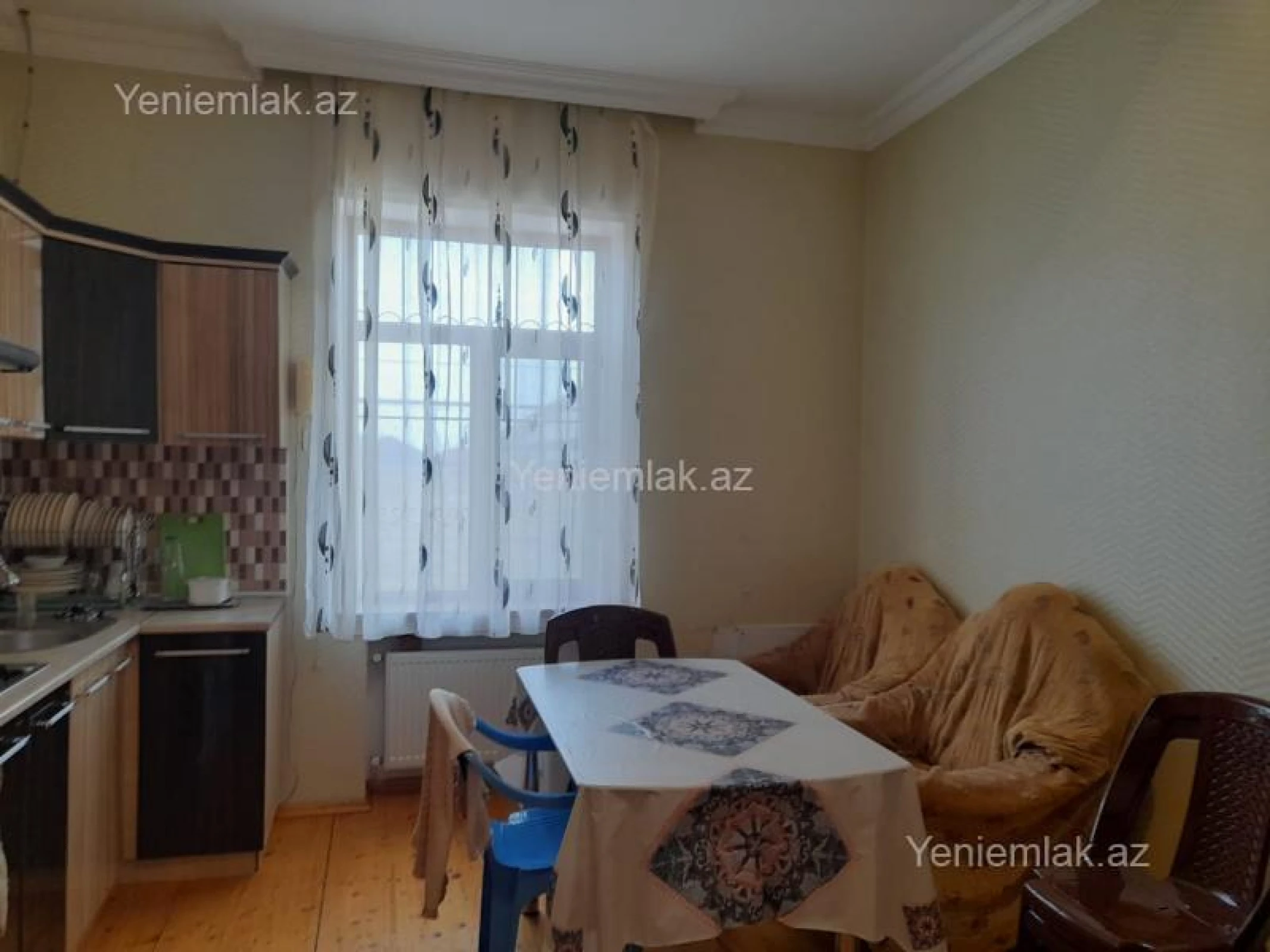 Satılır 4 otaqlı həyət evi 140 m²