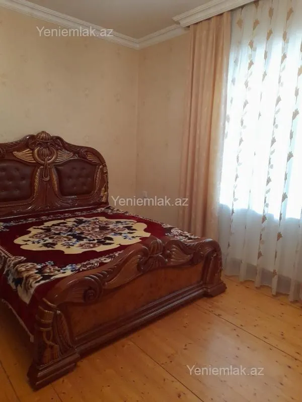Satılır 4 otaqlı həyət evi 140 m²