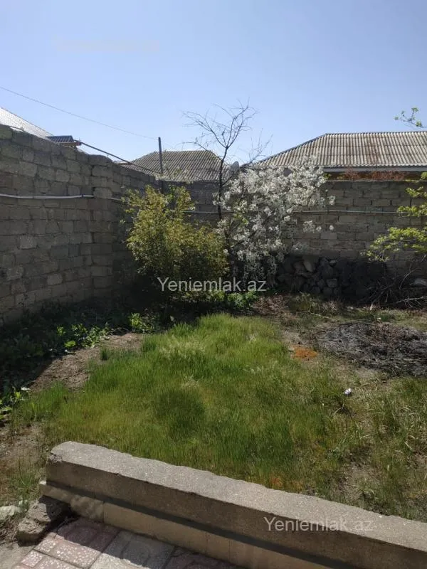 Satılır 4 otaqlı həyət evi 140 m²