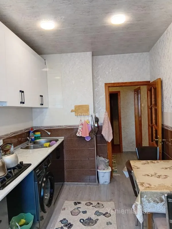 Satılır 5 otaqlı köhnə tikili 90 m²