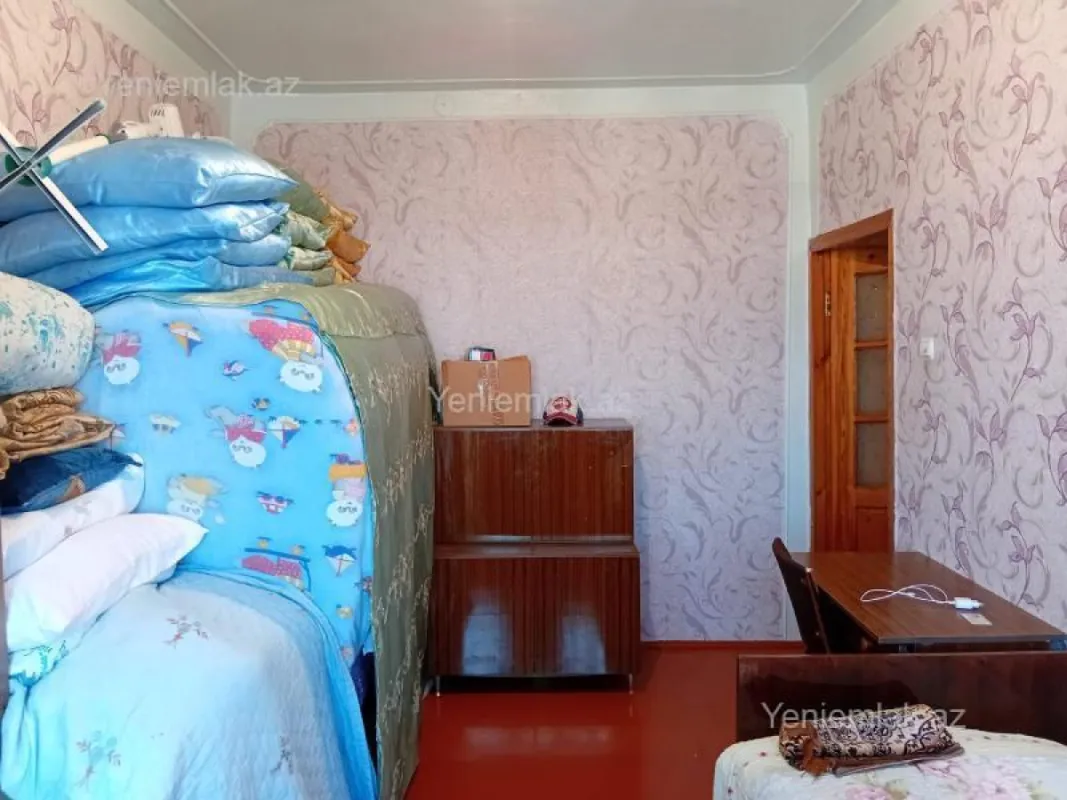 Satılır 5 otaqlı köhnə tikili 90 m²
