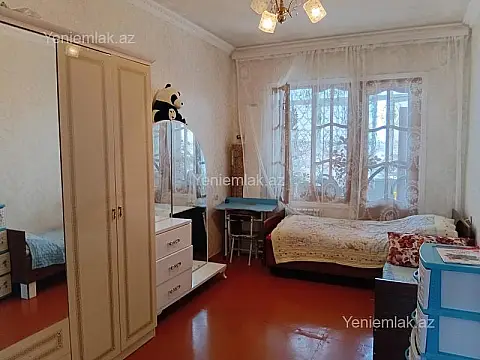 Satılır 5 otaqlı köhnə tikili 90 m²