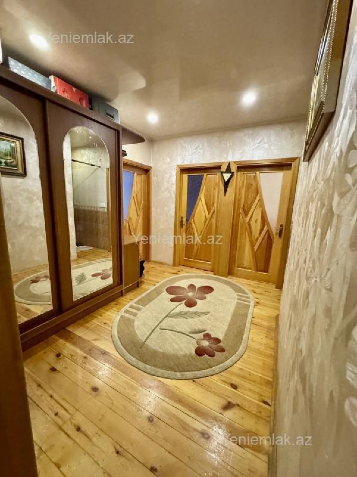 Satılır 4 otaqlı köhnə tikili 110 m²