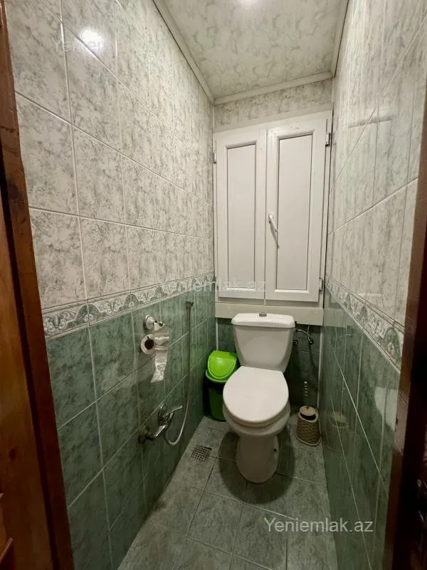 Satılır 4 otaqlı köhnə tikili 110 m²