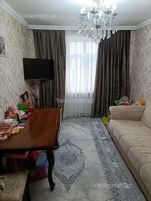 Satılır 2 otaqlı köhnə tikili 54 m²