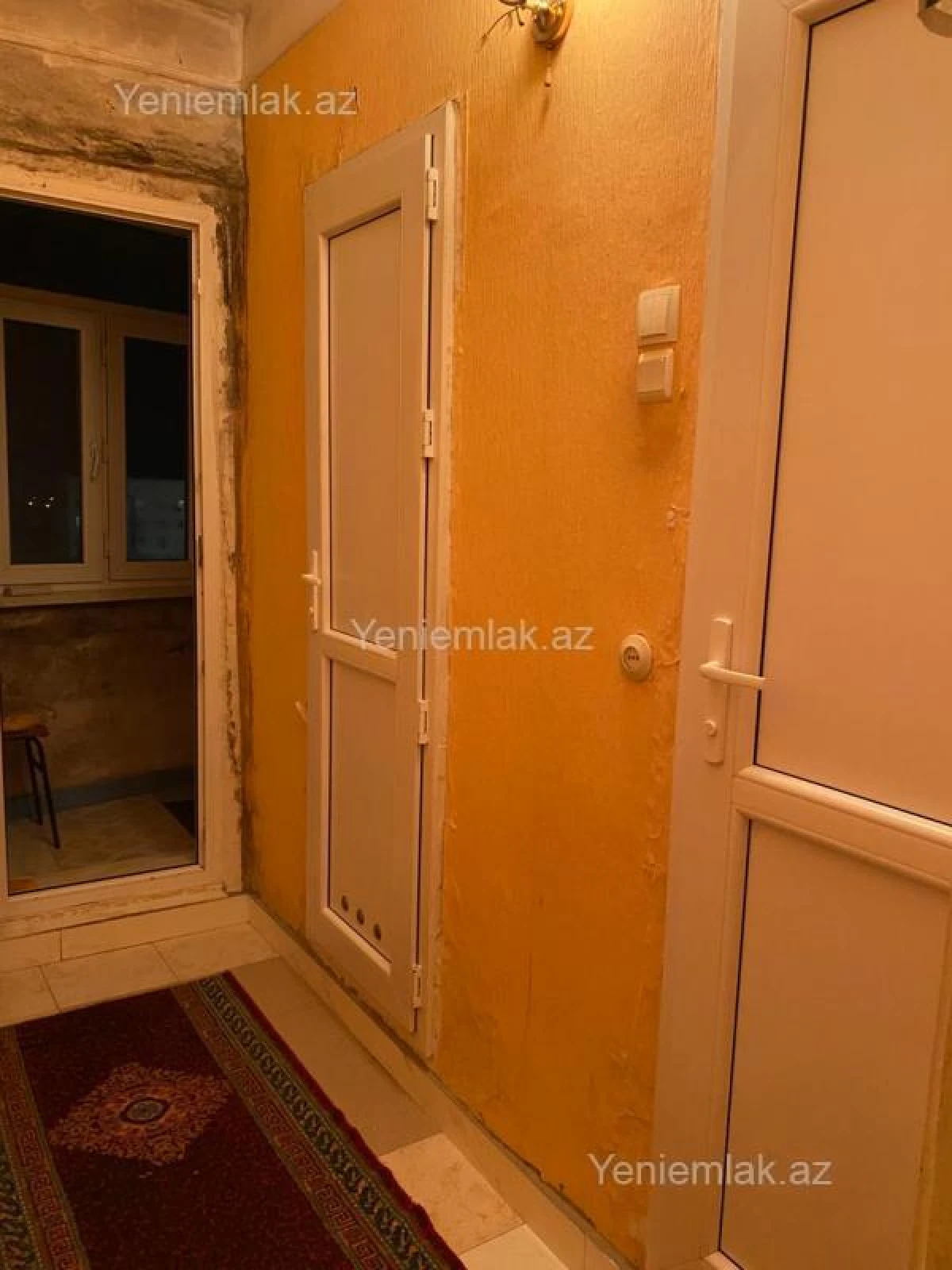 Satılır 4 otaqlı köhnə tikili 90 m²