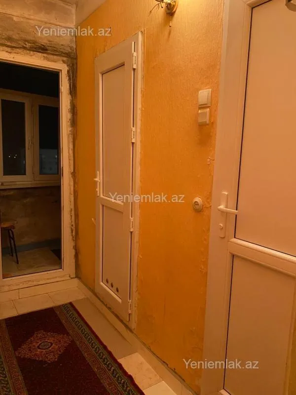 Satılır 4 otaqlı köhnə tikili 90 m²