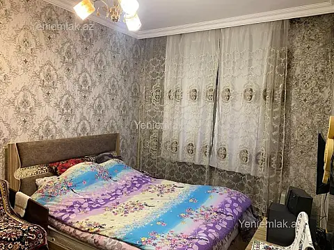 Satılır 4 otaqlı köhnə tikili 90 m²