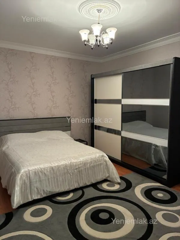 Satılır 6 otaqlı həyət evi 268 m²