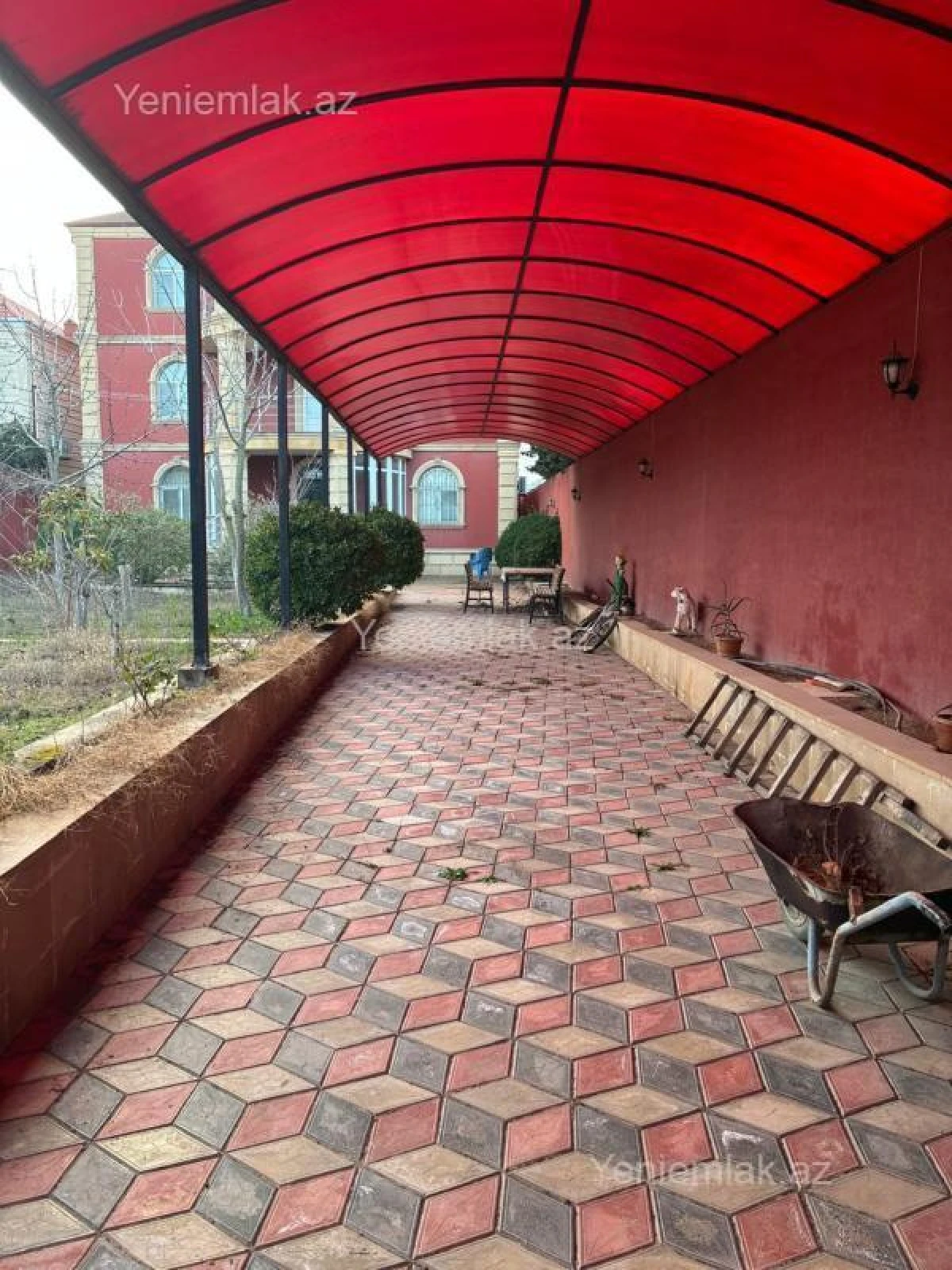 Satılır 6 otaqlı həyət evi 268 m²