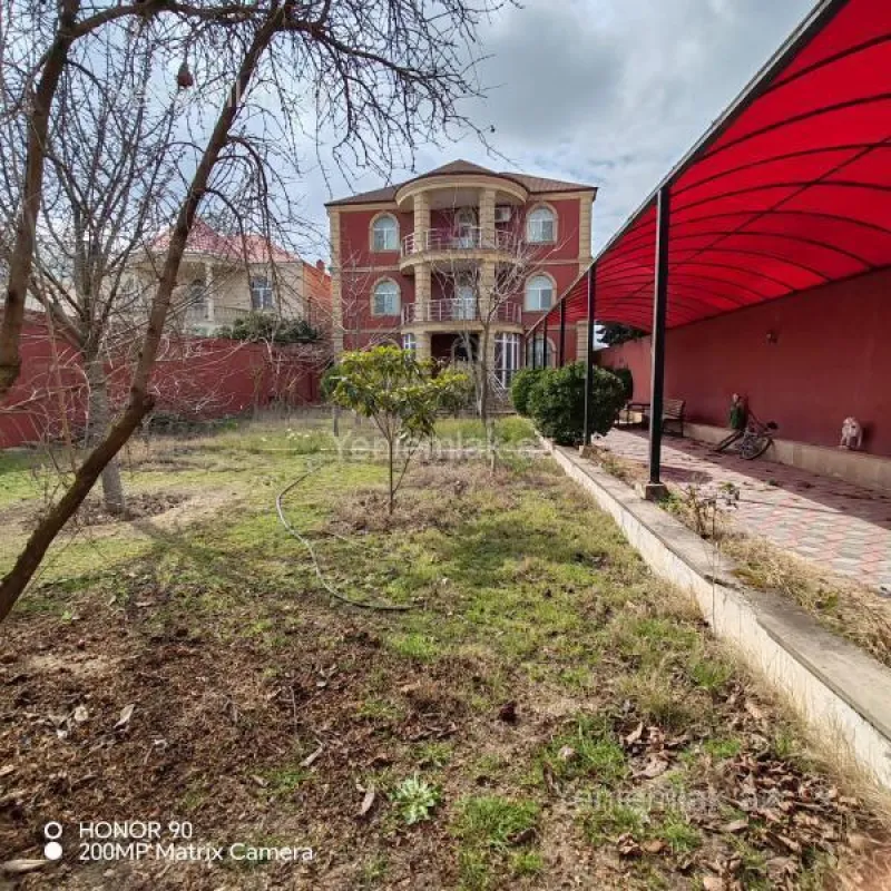 Satılır 6 otaqlı həyət evi 268 m²