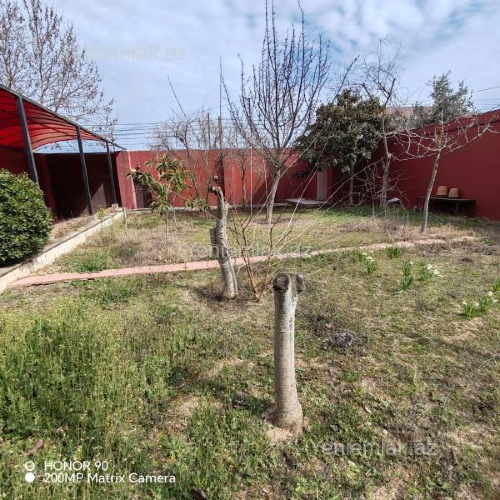 Satılır 6 otaqlı həyət evi 268 m²