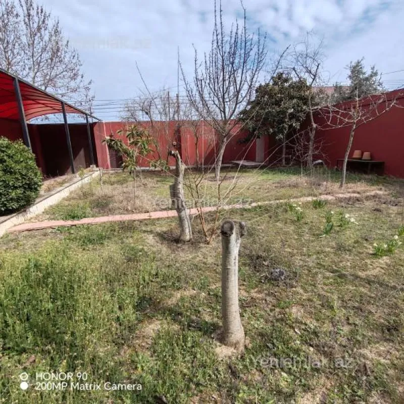 Satılır 6 otaqlı həyət evi 268 m²