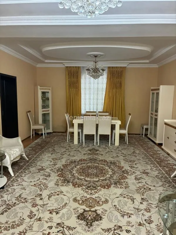 Satılır 6 otaqlı həyət evi 268 m²