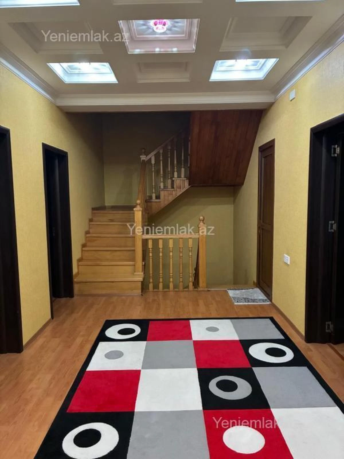 Satılır 6 otaqlı həyət evi 268 m²