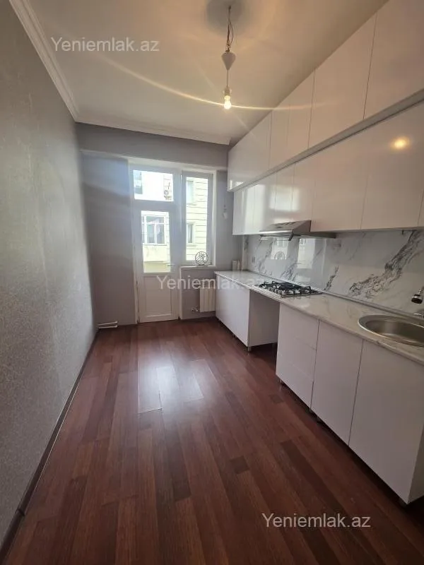 Satılır 2 otaqlı yeni tikili 64 m²
