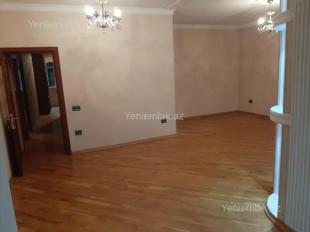Satılır 4 otaqlı köhnə tikili 110 m²