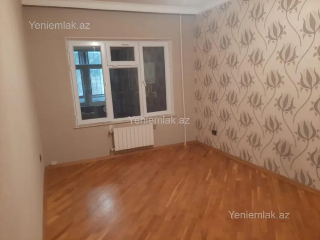 Satılır 4 otaqlı köhnə tikili 110 m²