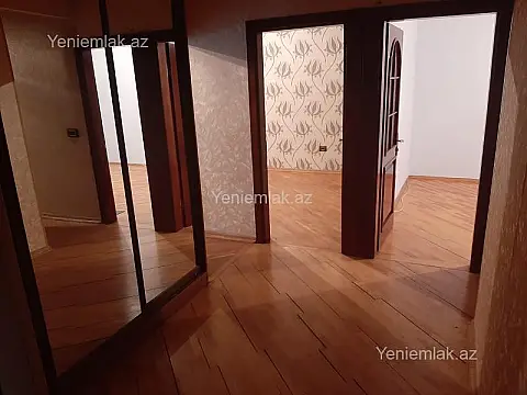 Satılır 4 otaqlı köhnə tikili 110 m²