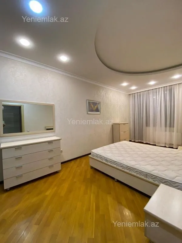 Satılır 2 otaqlı yeni tikili 95 m²
