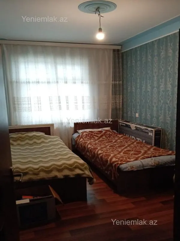 Satılır 3 otaqlı köhnə tikili 80 m²