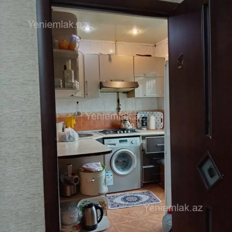 Satılır 3 otaqlı köhnə tikili 80 m²