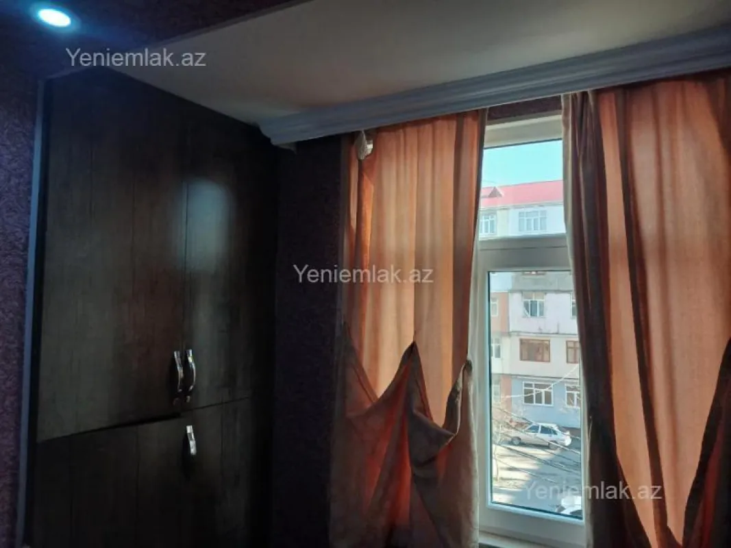 Satılır 1 otaqlı köhnə tikili 37 m²