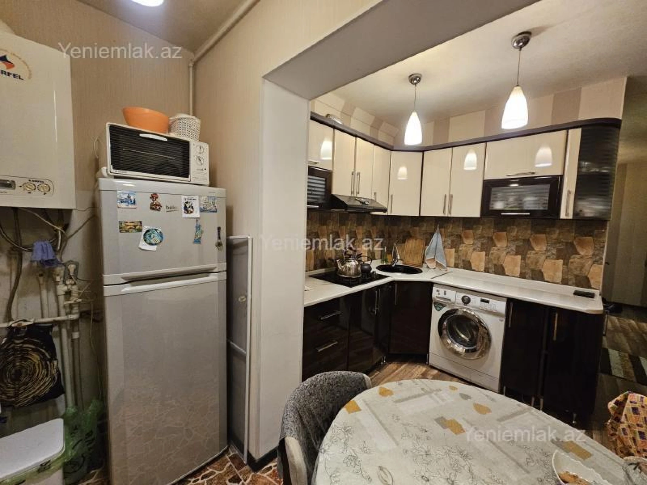 Satılır 2 otaqlı köhnə tikili 55 m²