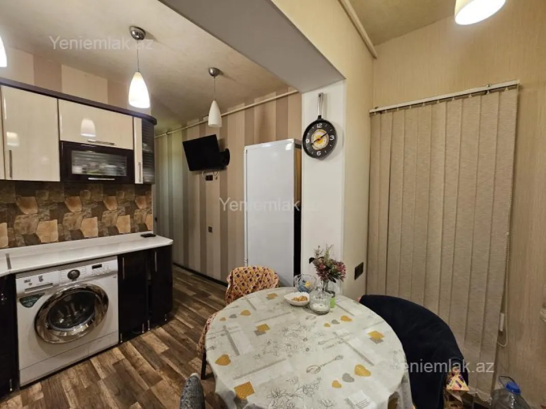 Satılır 2 otaqlı köhnə tikili 55 m²