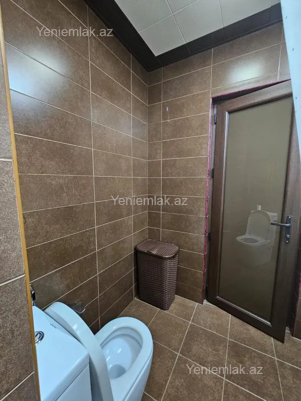 Satılır 4 otaqlı köhnə tikili 110 m²