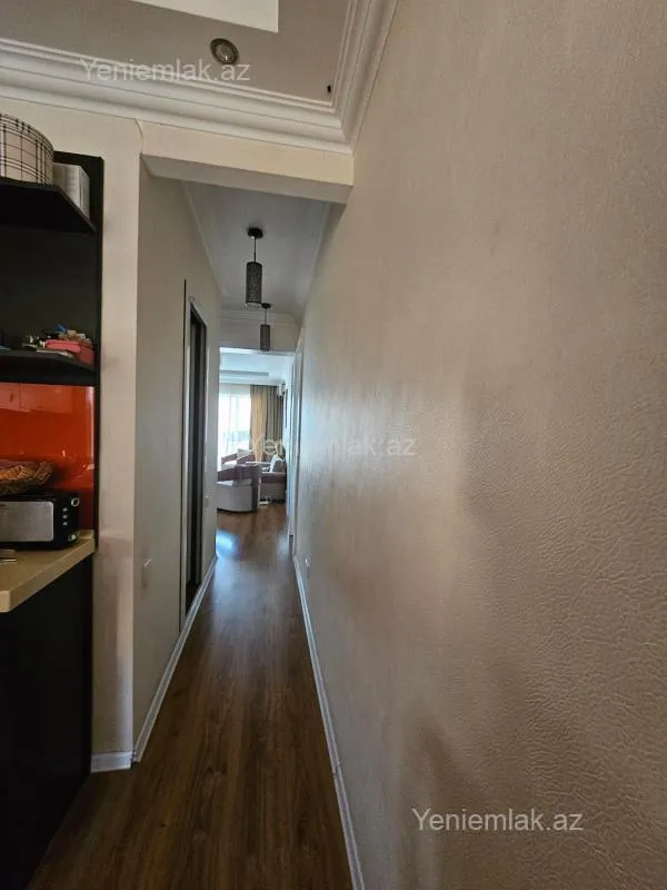 Satılır 4 otaqlı köhnə tikili 110 m²