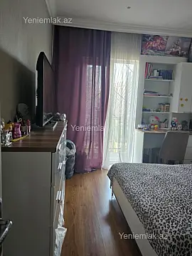 Satılır 4 otaqlı köhnə tikili 110 m²