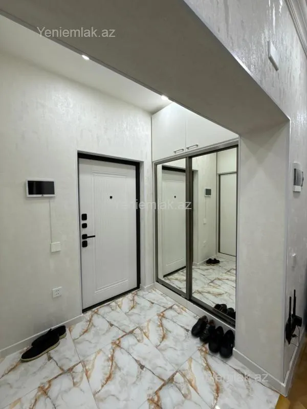 Satılır 4 otaqlı yeni tikili 135 m²
