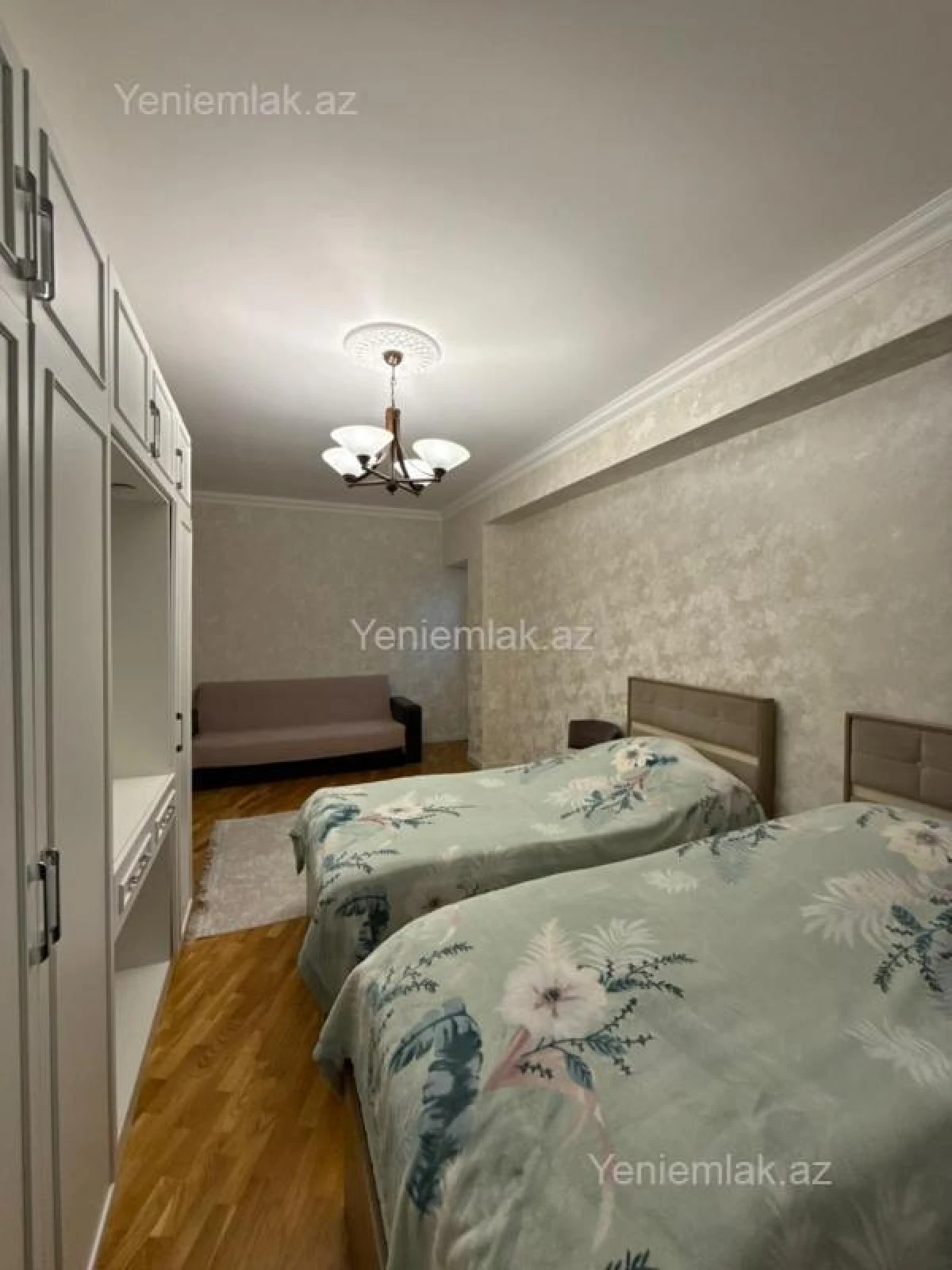 Satılır 4 otaqlı yeni tikili 135 m²
