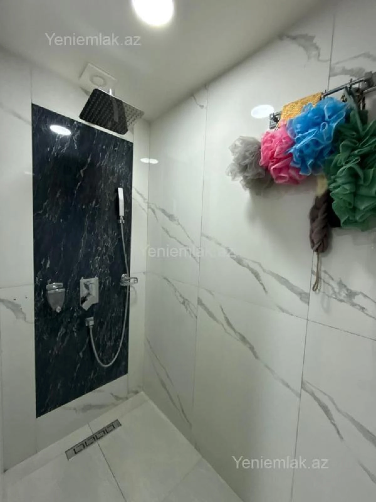 Satılır 4 otaqlı yeni tikili 135 m²