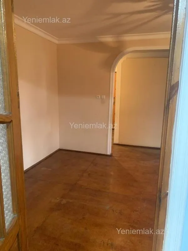 Satılır 2 otaqlı köhnə tikili 46 m²