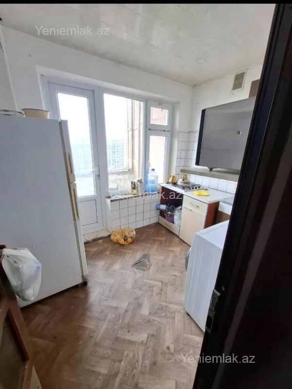 Satılır 3 otaqlı köhnə tikili 80 m²