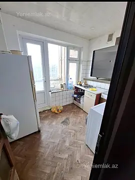 Satılır 3 otaqlı köhnə tikili 80 m²