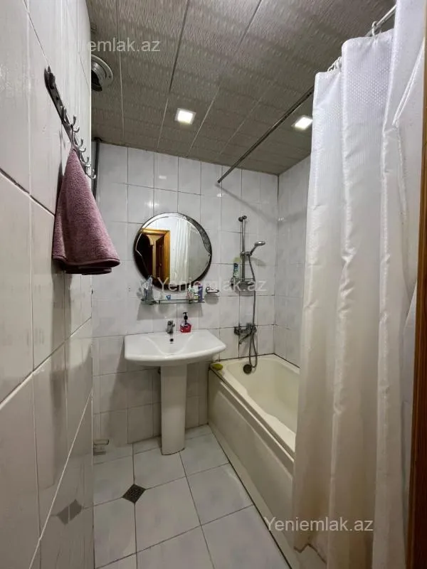 Satılır 5 otaqlı köhnə tikili 120 m²