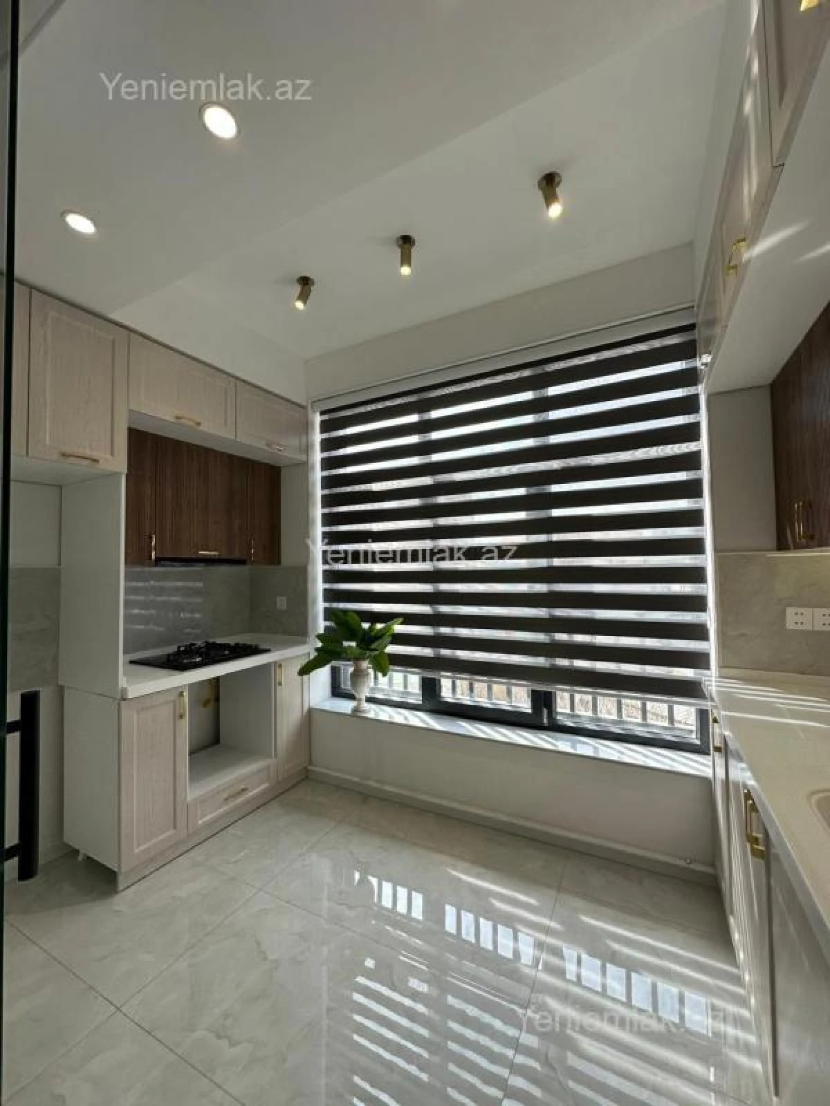 Satılır 3 otaqlı yeni tikili 85 m²