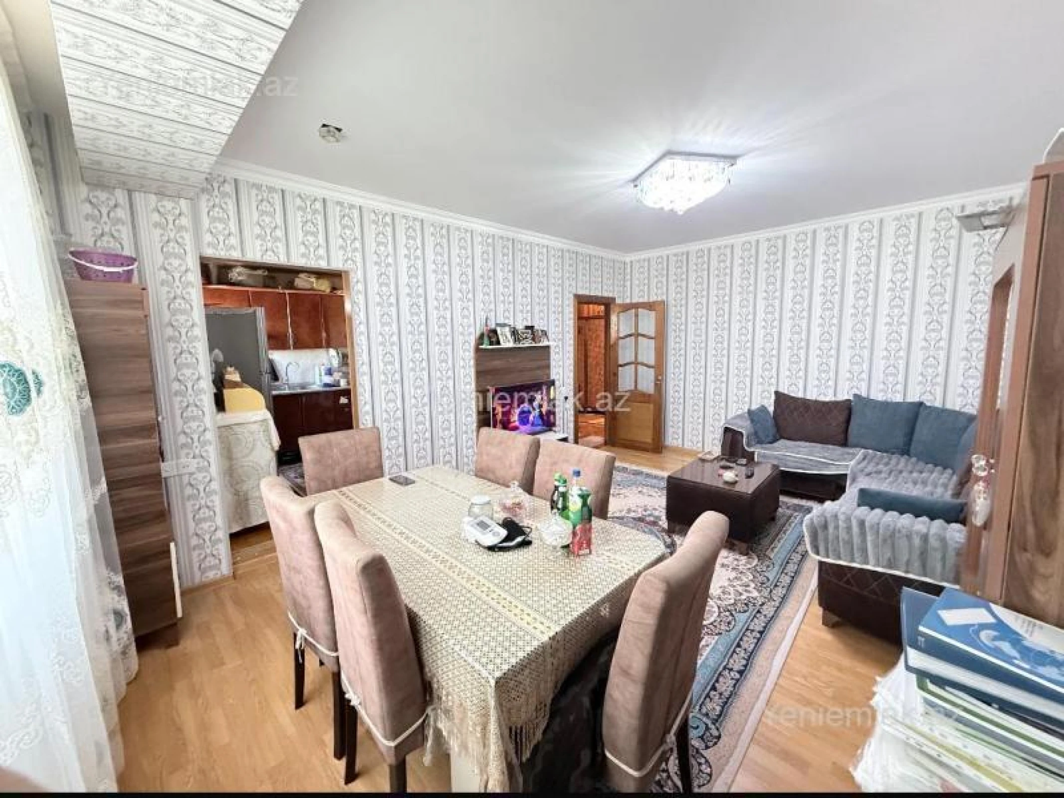 Satılır 3 otaqlı köhnə tikili 75 m²