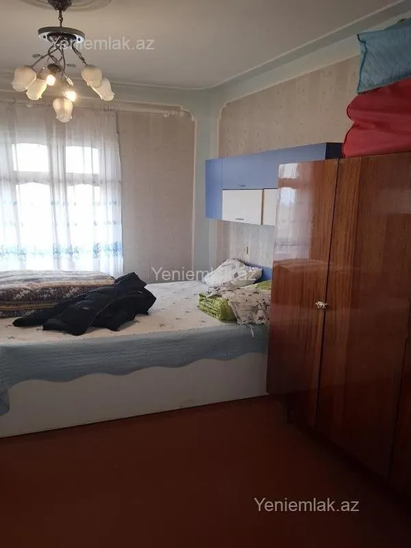 Satılır 2 otaqlı köhnə tikili 55 m²