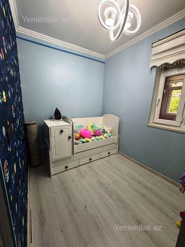 Satılır 3 otaqlı köhnə tikili 55 m²