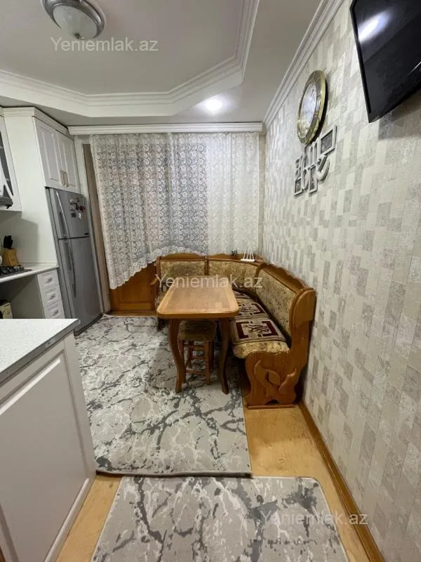 Satılır 5 otaqlı köhnə tikili 120 m²