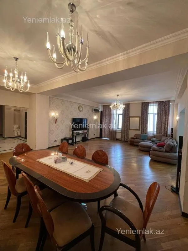 Satılır 4 otaqlı yeni tikili 220 m²