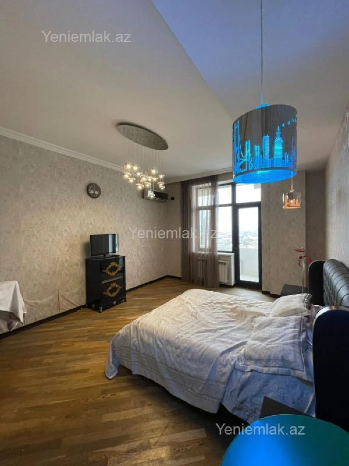 Satılır 4 otaqlı yeni tikili 220 m²