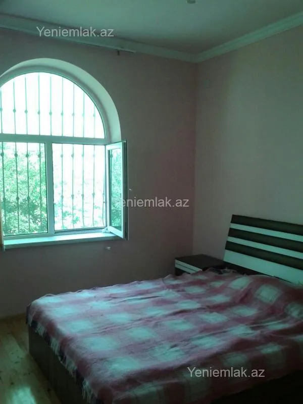 Satılır 4 otaqlı həyət evi 220 m²