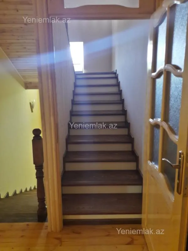 Satılır 4 otaqlı həyət evi 220 m²