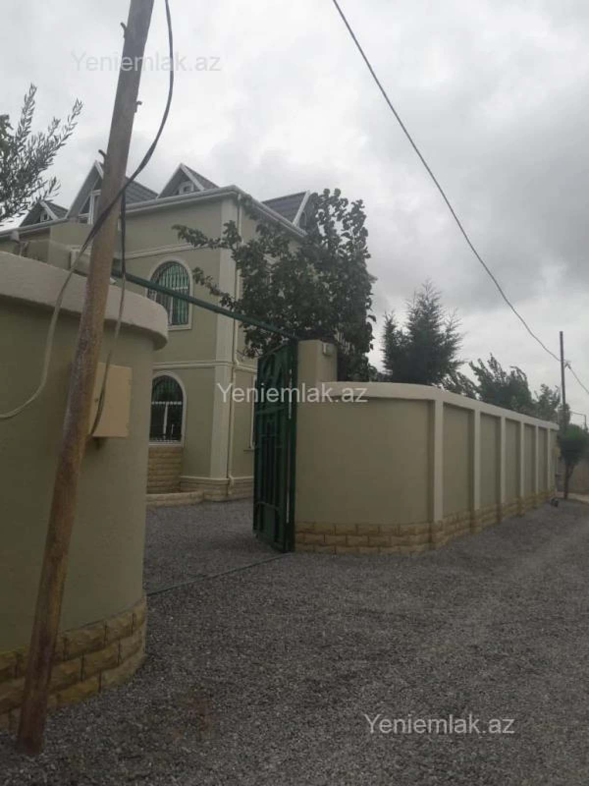 Satılır 4 otaqlı həyət evi 220 m²